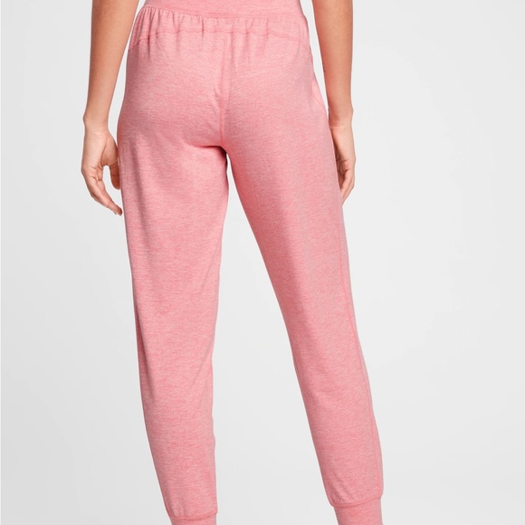 NWT GapFit Brushed Tech Jersey Joggers Color: Pink starburst medium - Picture 2 of 5